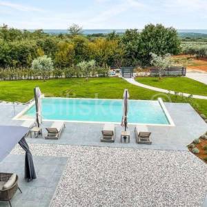 Prodaja, Kaštelir, luksuzna vila, bazen 