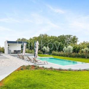 Prodaja, Kaštelir, luksuzna vila, bazen 