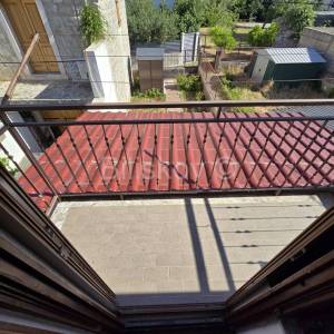 Prodaja, K.Lukšić, centar, kamena kuća cca. 71m2, vrt