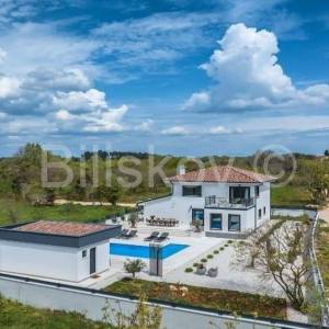 Prodaja, Krnica, luksuzna niskoenergetska vila s bazenom