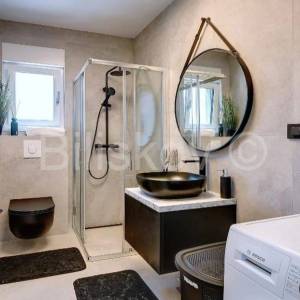 Prodaja, Krnica, luksuzna niskoenergetska vila s bazenom