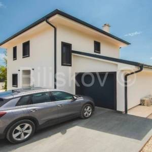 Prodaja, Krnica, luksuzna niskoenergetska vila s bazenom