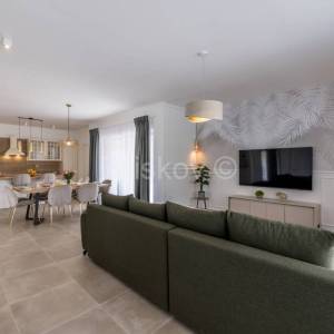 Prodaja, K.Stari, opremljena kuća u novogradnji