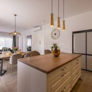 Prodaja, K.Stari, opremljena kuća u novogradnji