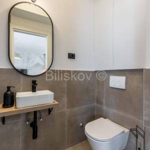 Prodaja, K.Stari, opremljena kuća u novogradnji