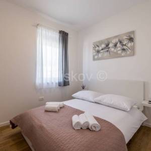 Prodaja, K.Stari, opremljena kuća u novogradnji