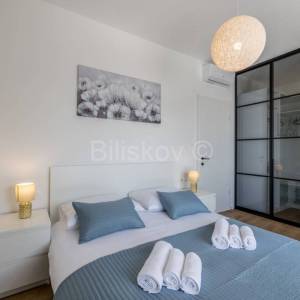 Prodaja, K.Stari, opremljena kuća u novogradnji