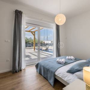 Prodaja, K.Stari, opremljena kuća u novogradnji