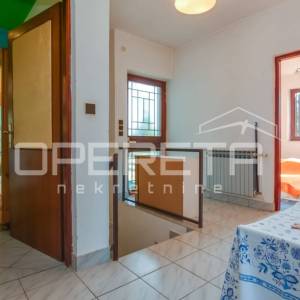 Prodaja, Kuća, Harmica, Bregovita II odvojak, Samostojeća, 207m2