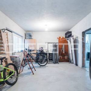 Prodaja, Kuća, Jelkovec, Ivana Sandelića, Samostojeća, 400m2