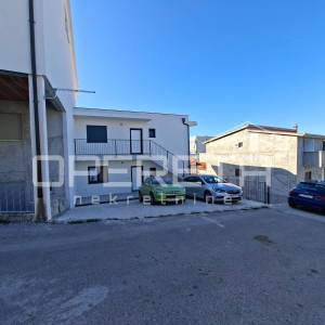 Prodaja, Kuća, Kila, Kila, Dvojni objekt, 187m2