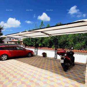 Prodaja- kuća s 4 stambene jedinice- okolica Višnjana!