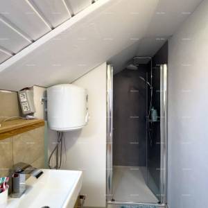 Prodaja kuće na odličnoj lokaciji u neposrednoj blizini Pulske arene, centar!