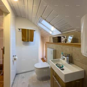 Prodaja kuće na odličnoj lokaciji u neposrednoj blizini Pulske arene, centar!