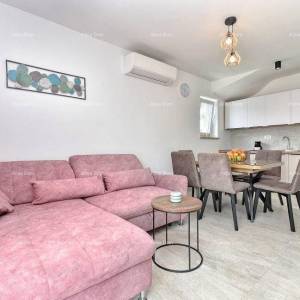 Prodaja kuće s bazenom u neposrednoj blizini mora, Peroj!