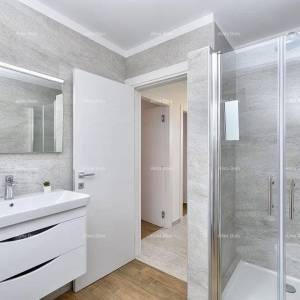 Prodaja kuće s bazenom u neposrednoj blizini mora, Peroj!