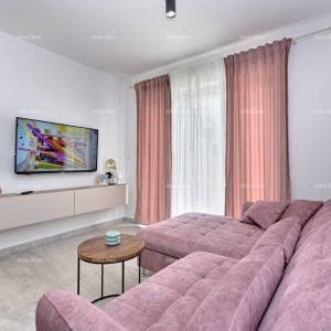 Prodaja kuće s bazenom u neposrednoj blizini mora, Peroj!