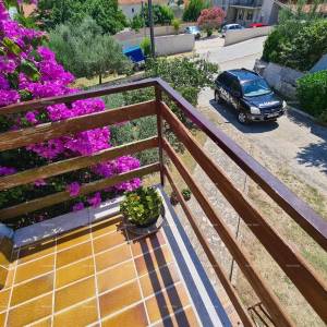 Prodaja kuće s dvije stambene jedinice, pomoćnim objektom i garažom, Ližnjan!