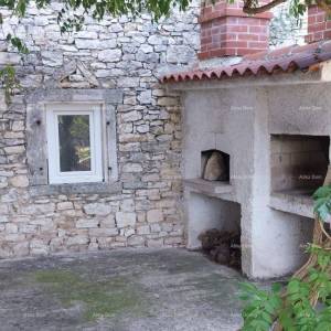 Prodaja kuće sa dvije garaže, Galižana!