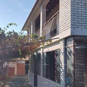 Prodaja kuće sa dvije garaže, Galižana!