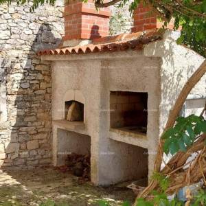 Prodaja kuće sa dvije garaže, Galižana!