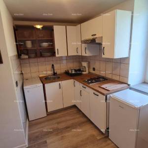 Prodaja lijepo uređenog i renoviranog stana u neposrednoj blizini centra, Pula! Odlična prilika!