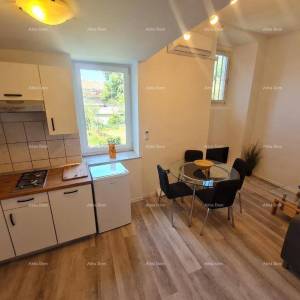 Prodaja lijepo uređenog i renoviranog stana u neposrednoj blizini centra, Pula! Odlična prilika!