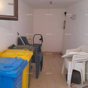 Prodaja, Ližnjan , kuća u nizu sa tri apartmana.