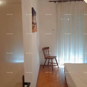 Prodaja, Ližnjan , kuća u nizu sa tri apartmana.