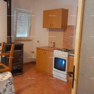 Prodaja, Ližnjan , kuća u nizu sa tri apartmana.