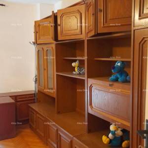 Prodaja, Ližnjan , kuća u nizu sa tri apartmana.