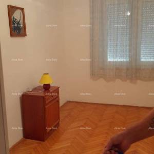 Prodaja, Ližnjan , kuća u nizu sa tri apartmana.