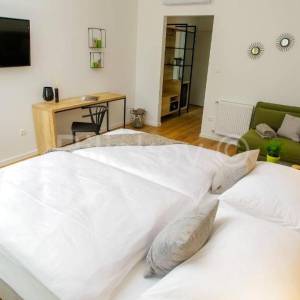 Prodaja, Manji hotel u blizini Plitvica, 8 soba