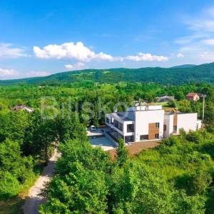 Prodaja, Manji hotel u blizini Plitvica, 8 soba