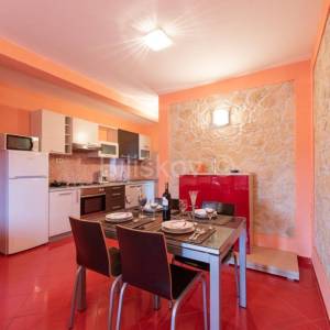 Prodaja, Marina, Vinišće, vila sa bazenom