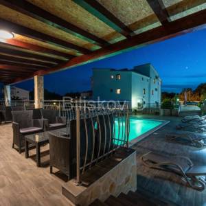Prodaja, Marina, Vinišće, vila sa bazenom