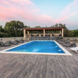 Prodaja, Marina, Vinišće, vila sa bazenom