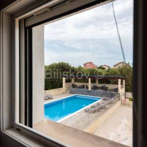 Prodaja, Marina, Vinišće, vila sa bazenom