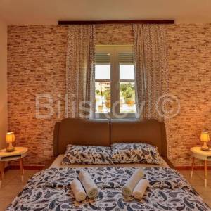 Prodaja, Medulin, vila sa bazenom, 3 uređena studio apartmana