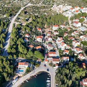 Prodaja, Milna, građevinsko zemljište 470m2, 200m od mora