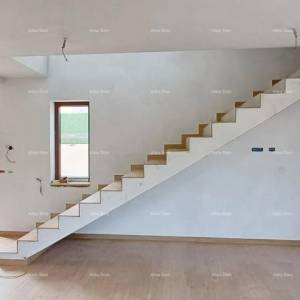 Prodaja moderne kuće s bazenom u mirnom i lijepom istarskom mjestu,  Svetvinčenat!