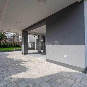 Prodaja, novogradnja, urbana vila, Maksimir, garaža, parking