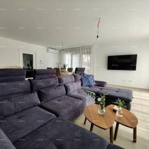 Prodaja - novoizgrađena kuća u blizini mora, Banjole!