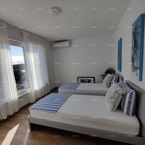 Prodaja - novoizgrađena kuća u blizini mora, Banjole!