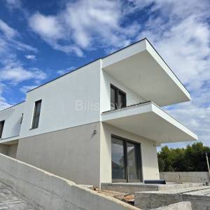 Prodaja, novoizgrađena vila s otvorenim pogledom