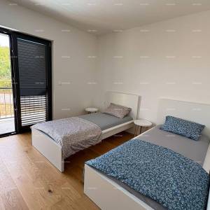 Prodaja novoizgrađene, moderno opremljene kuće sa bazenom, Rakalj!