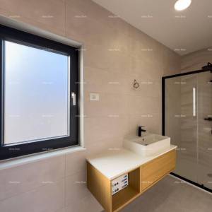 Prodaja novoizgrađene, moderno opremljene kuće sa bazenom, Rakalj!