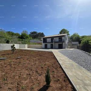 Prodaja novoizgrađene, moderno opremljene kuće sa bazenom, Rakalj!