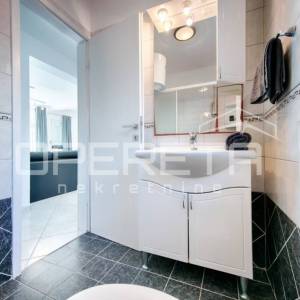 PRODAJA, NOVOUREĐENA KUĆA S 3 STANA, VIS, 100 M OD MORA