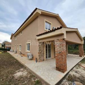 Prodaja, o. Krk, Risika, dvije prekrasne kuće, u izgradnji